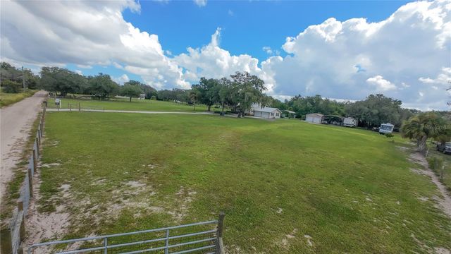 2124 FOX RUN LANE, Lake Wales, FL 33898