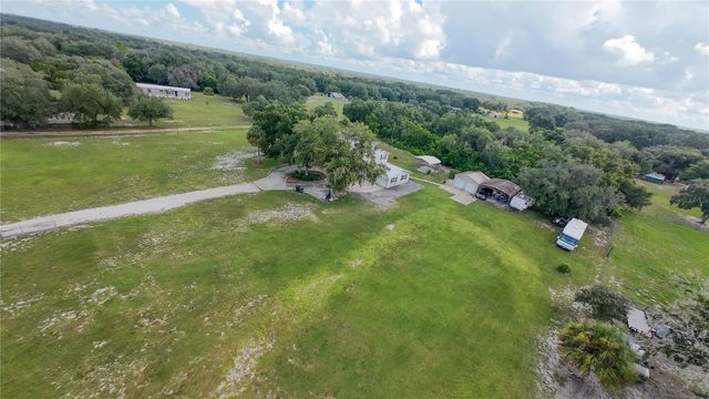 2124 FOX RUN LANE, Lake Wales, FL 33898