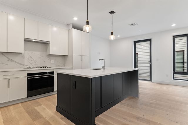 33 A Street 504, Boston, MA 02127