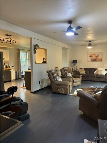 271 Ridge Road, Oswego, NY 13126