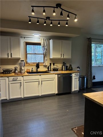 271 Ridge Road, Oswego, NY 13126