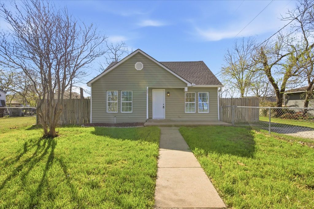 303 N Connett Street, Leonard, TX 75452