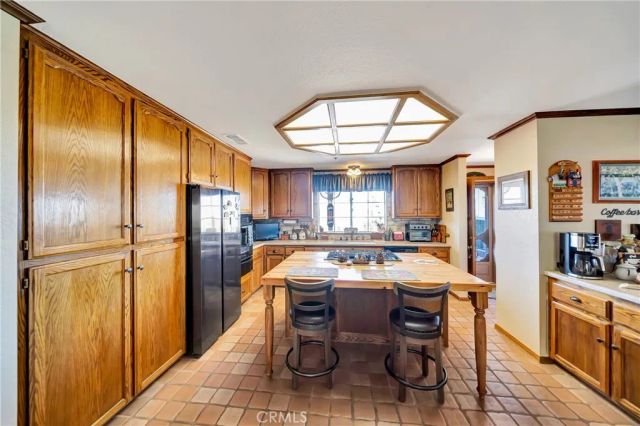 11720 Honeybee Lane, Juniper Hills, CA 93543