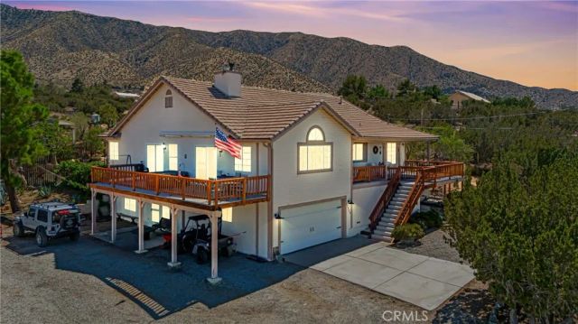 11720 Honeybee Lane, Juniper Hills, CA 93543