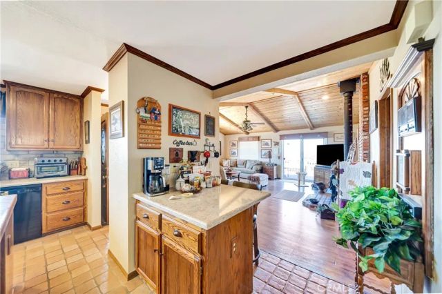 11720 Honeybee Lane, Juniper Hills, CA 93543