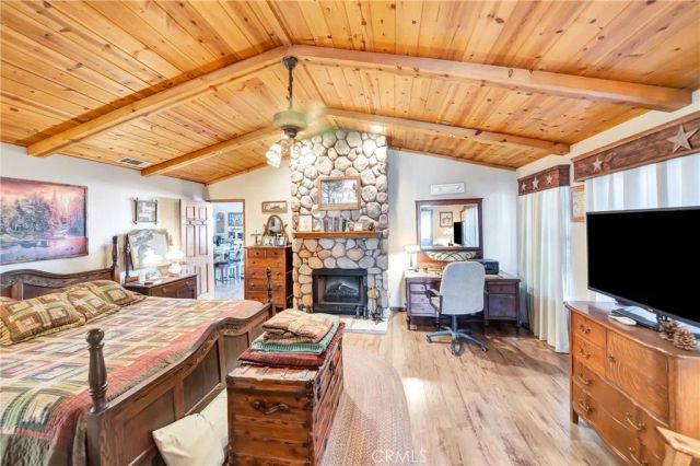 11720 Honeybee Lane, Juniper Hills, CA 93543