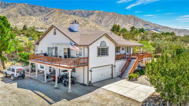 11720 Honeybee Lane, Juniper Hills, CA 93543