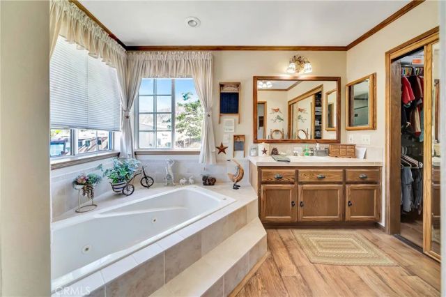 11720 Honeybee Lane, Juniper Hills, CA 93543