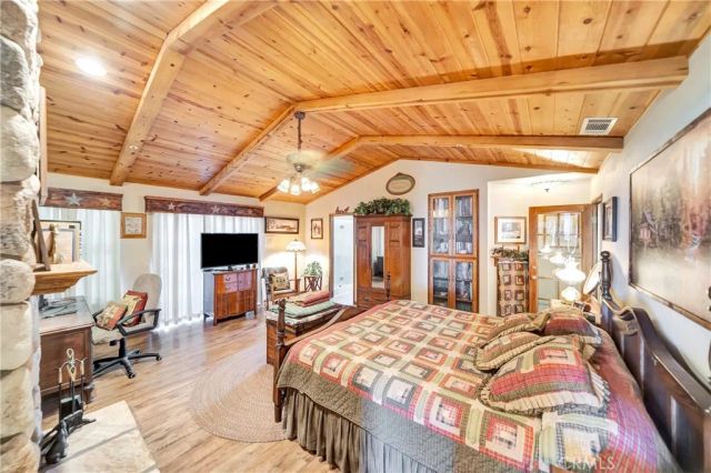 11720 Honeybee Lane, Juniper Hills, CA 93543