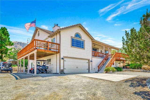 11720 Honeybee Lane, Juniper Hills, CA 93543