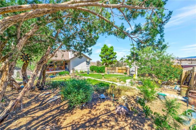 11720 Honeybee Lane, Juniper Hills, CA 93543