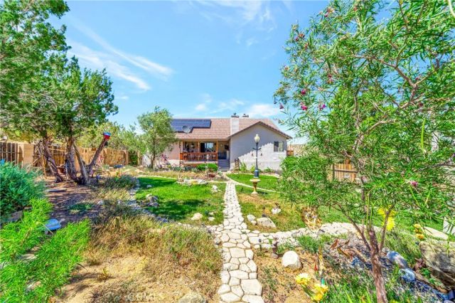 11720 Honeybee Lane, Juniper Hills, CA 93543