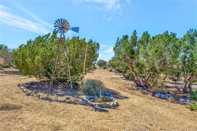11720 Honeybee Lane, Juniper Hills, CA 93543