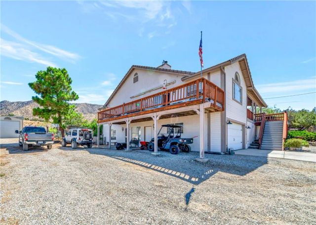 11720 Honeybee Lane, Juniper Hills, CA 93543