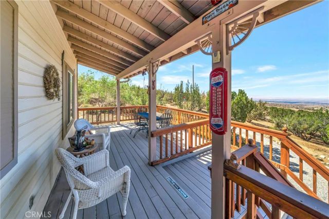 11720 Honeybee Lane, Juniper Hills, CA 93543