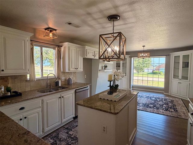 1301 Manchester Drive, Shawnee, OK 74804