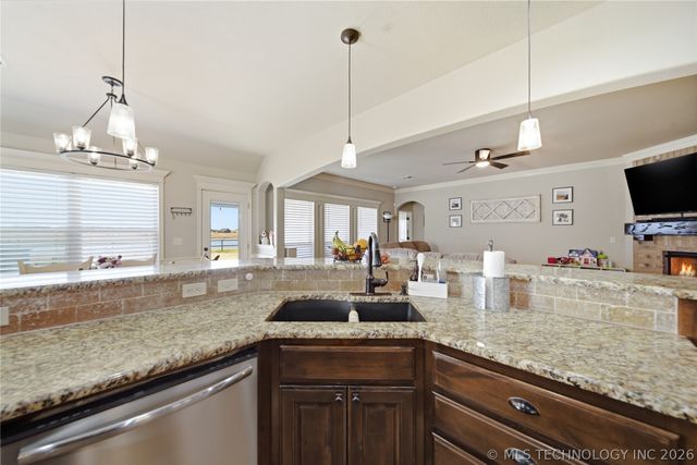 13902 N 59th East Avenue, Collinsville, OK 74021