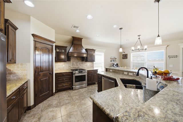 13902 N 59th East Avenue, Collinsville, OK 74021