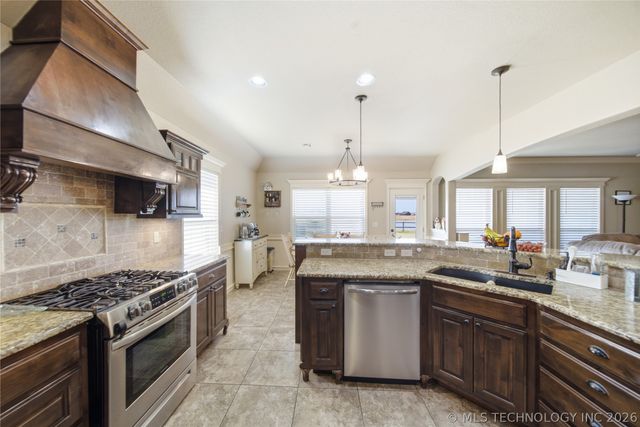 13902 N 59th East Avenue, Collinsville, OK 74021