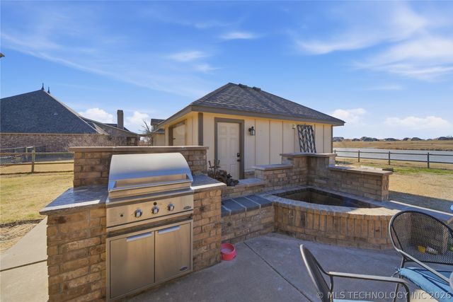 13902 N 59th East Avenue, Collinsville, OK 74021