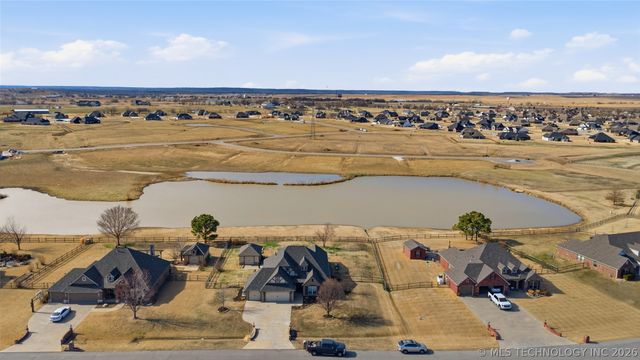 13902 N 59th East Avenue, Collinsville, OK 74021