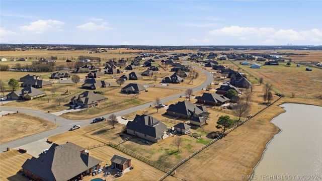 13902 N 59th East Avenue, Collinsville, OK 74021