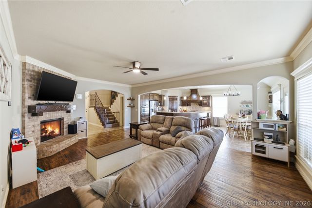 13902 N 59th East Avenue, Collinsville, OK 74021