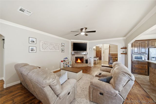 13902 N 59th East Avenue, Collinsville, OK 74021