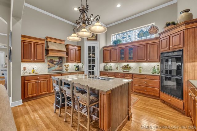 5904 W Orlando Circle, Broken Arrow, OK 74011