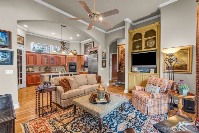 5904 W Orlando Circle, Broken Arrow, OK 74011