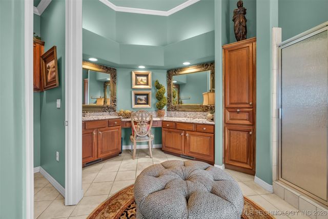 5904 W Orlando Circle, Broken Arrow, OK 74011