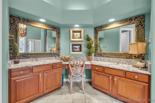 5904 W Orlando Circle, Broken Arrow, OK 74011