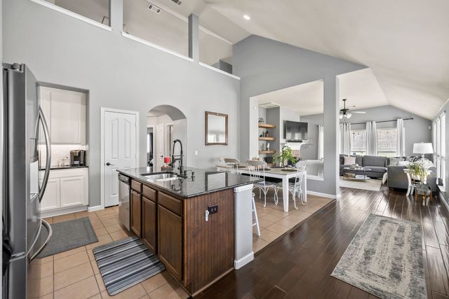 729 Abbey Lane, Midlothian, TX 76065