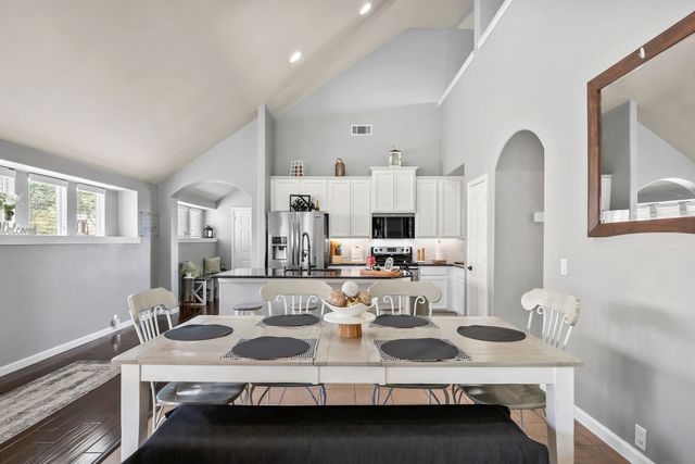 729 Abbey Lane, Midlothian, TX 76065