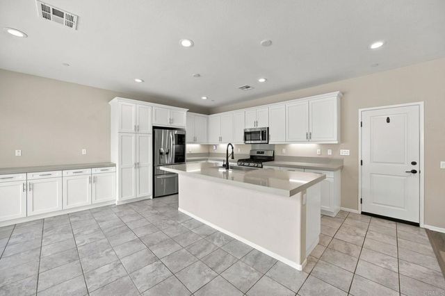 991 Camino Aldea, Chula Vista, CA 91913