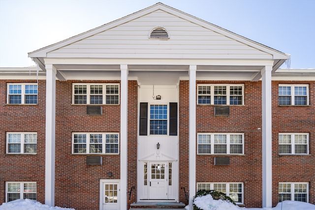 8 Old Colony Ln 2, Arlington, MA 02474