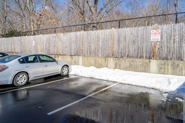 8 Old Colony Ln 2, Arlington, MA 02474