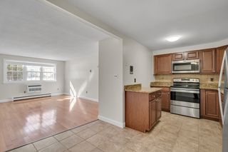 8 Old Colony Ln 2, Arlington, MA 02474