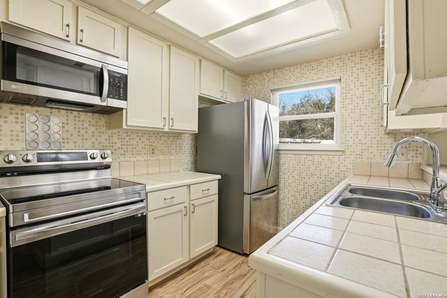 3035 Heidi, San Antonio, TX 78247