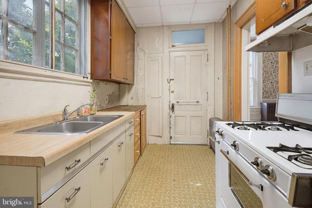 936 LINDEN AVE, York, PA 17404