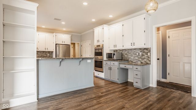 9644 Woodlands Drive, Fishers, IN 46037