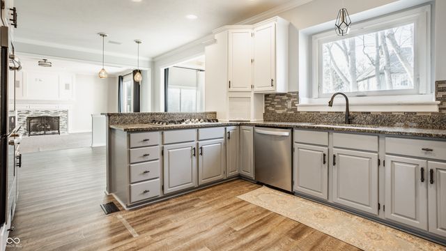 9644 Woodlands Drive, Fishers, IN 46037