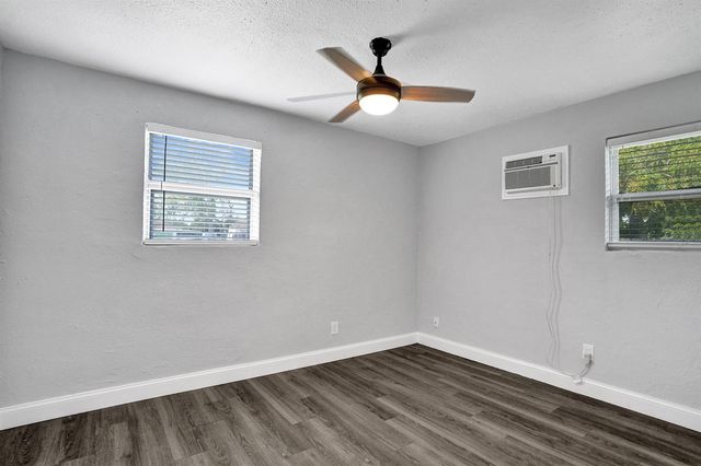 2261 NW 2nd Street, Pompano Beach, FL 33069