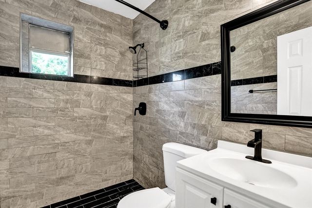 2261 NW 2nd Street, Pompano Beach, FL 33069