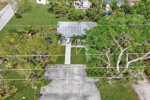 2261 NW 2nd Street, Pompano Beach, FL 33069