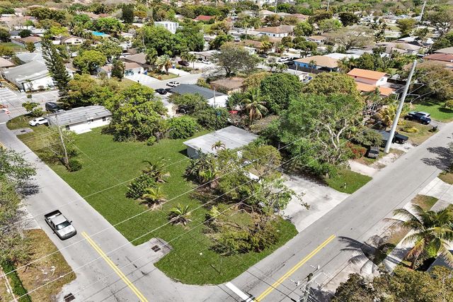 2261 NW 2nd Street, Pompano Beach, FL 33069