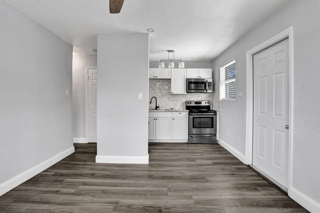 2261 NW 2nd Street, Pompano Beach, FL 33069