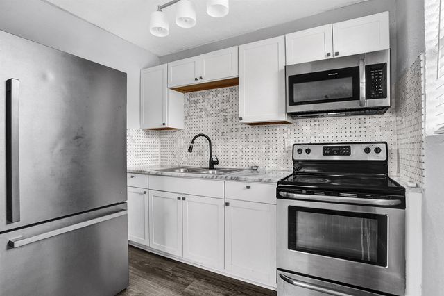 2261 NW 2nd Street, Pompano Beach, FL 33069