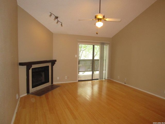 12446 Starcrest Dr Apt 108, San Antonio, TX 78216