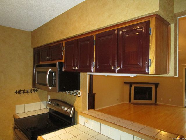 12446 Starcrest Dr Apt 108, San Antonio, TX 78216